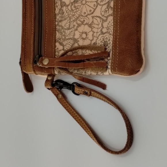 Myra Bag peach and brown large wristlet canvas/leather printed inside 9"x 7" - Picture 2 of 13